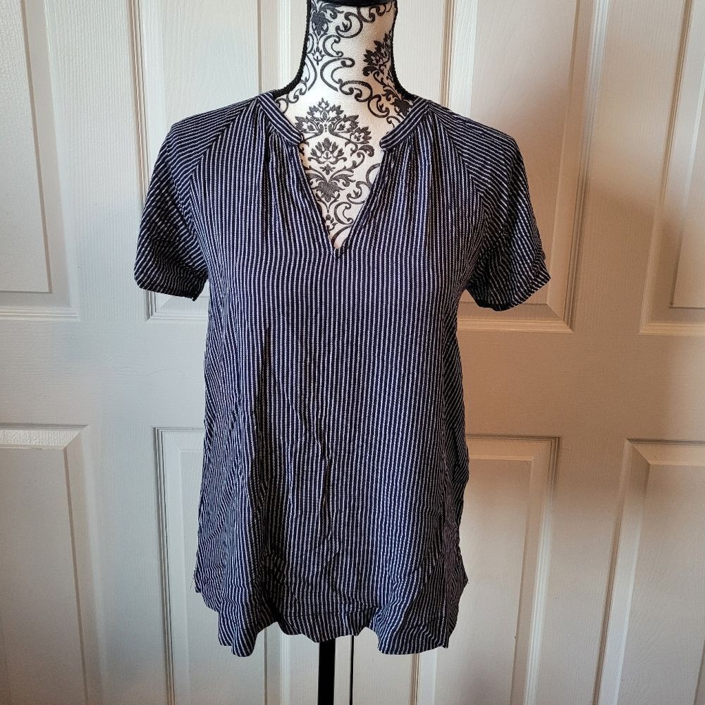 Old Navy Women's Navy Black Grey Pinstriped V‎ Neck Short Sleeve Top Size XS